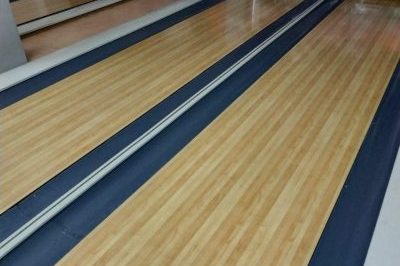 Solid wood high-end bowling lane (1)