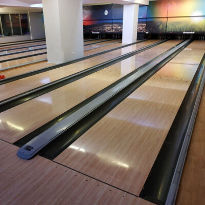Professional bowling lanes manufacturer supply