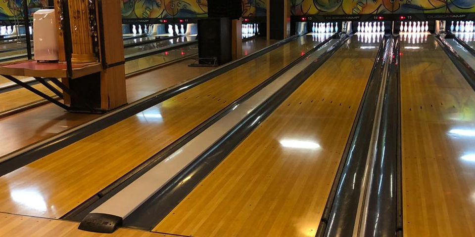 Professional bowling lanes manufacturer supply