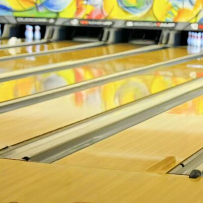 Custom professional indoor sports bowling lanes
