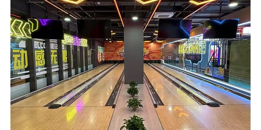 Custom professional bowling lanes for clubs and alleys