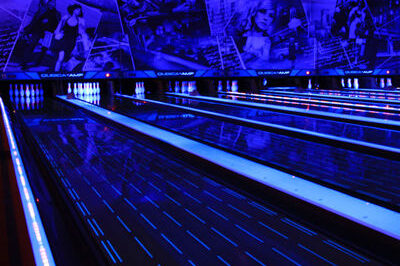 QubicaAMF 90XLi Bowling Lanes and Machine Manufacturer (1) Bowling Machine and Tenpin Lane System