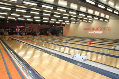 Bowling Machine and Tenpin Lane System